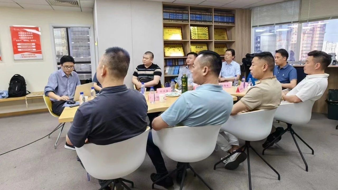 由海鸚云控股舉辦的“智啟未來(lái)，贏在AI”主題活動(dòng)取得圓滿成功二圖